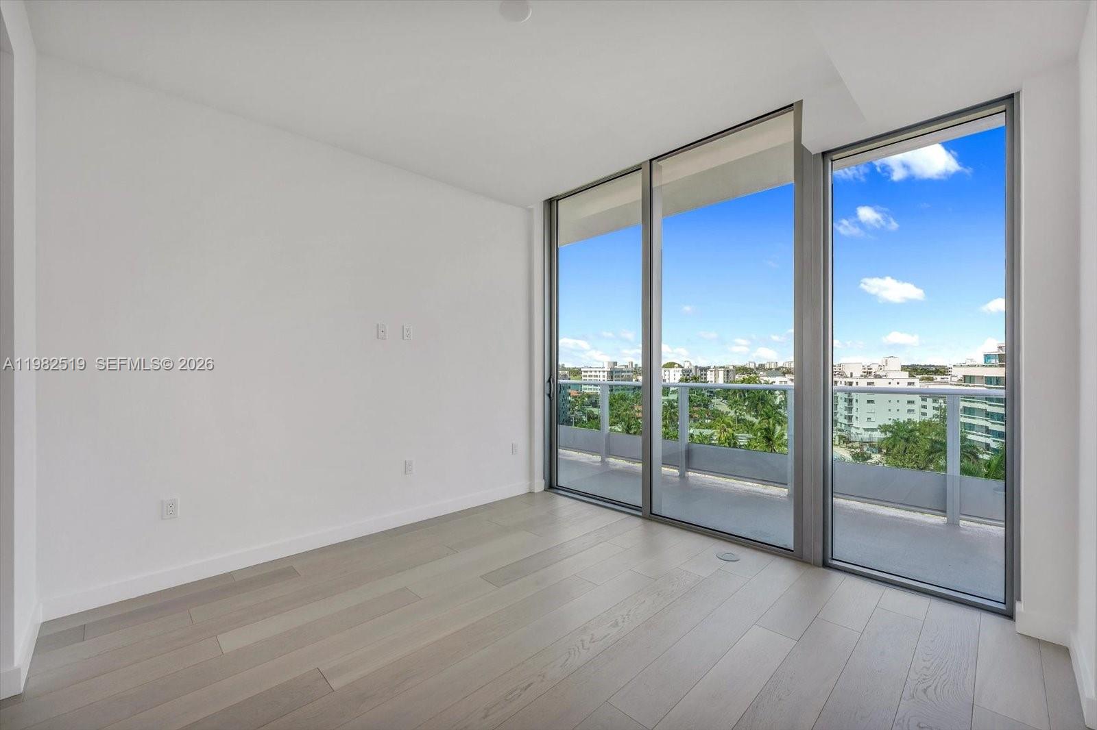 9201 E Bay Harbor Dr # 804