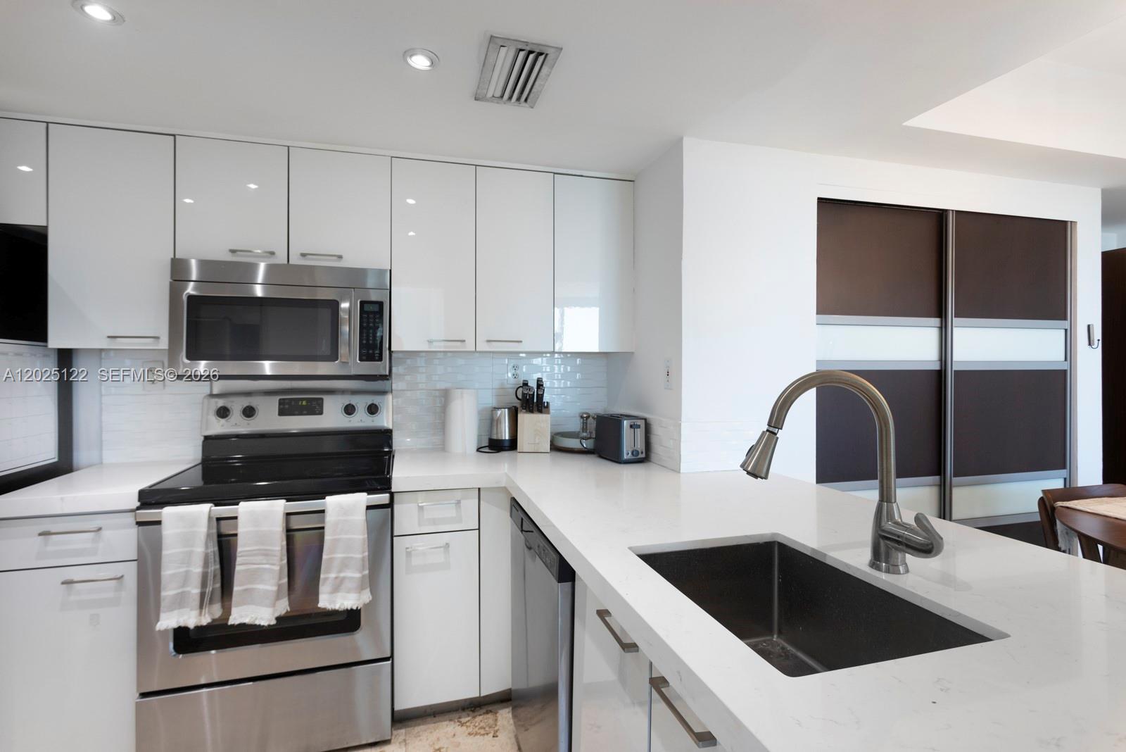 650 West Ave # 906