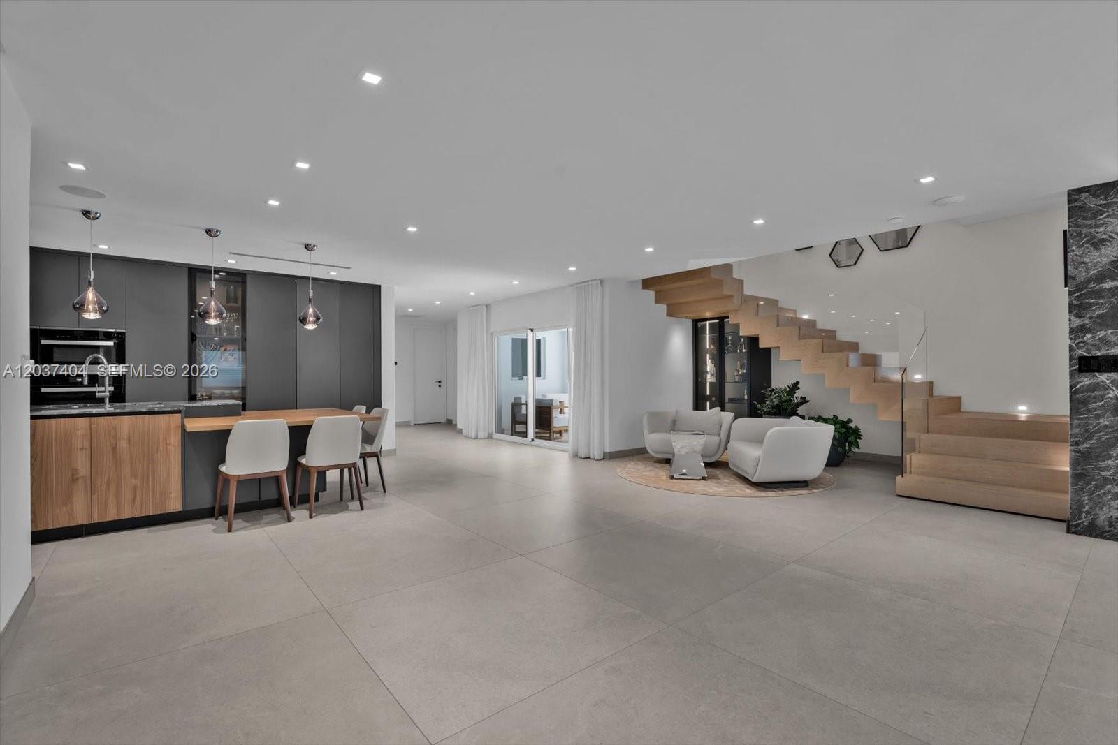 431 Layne Blvd