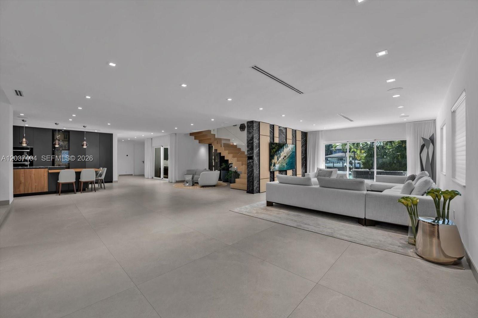 431 Layne Blvd
