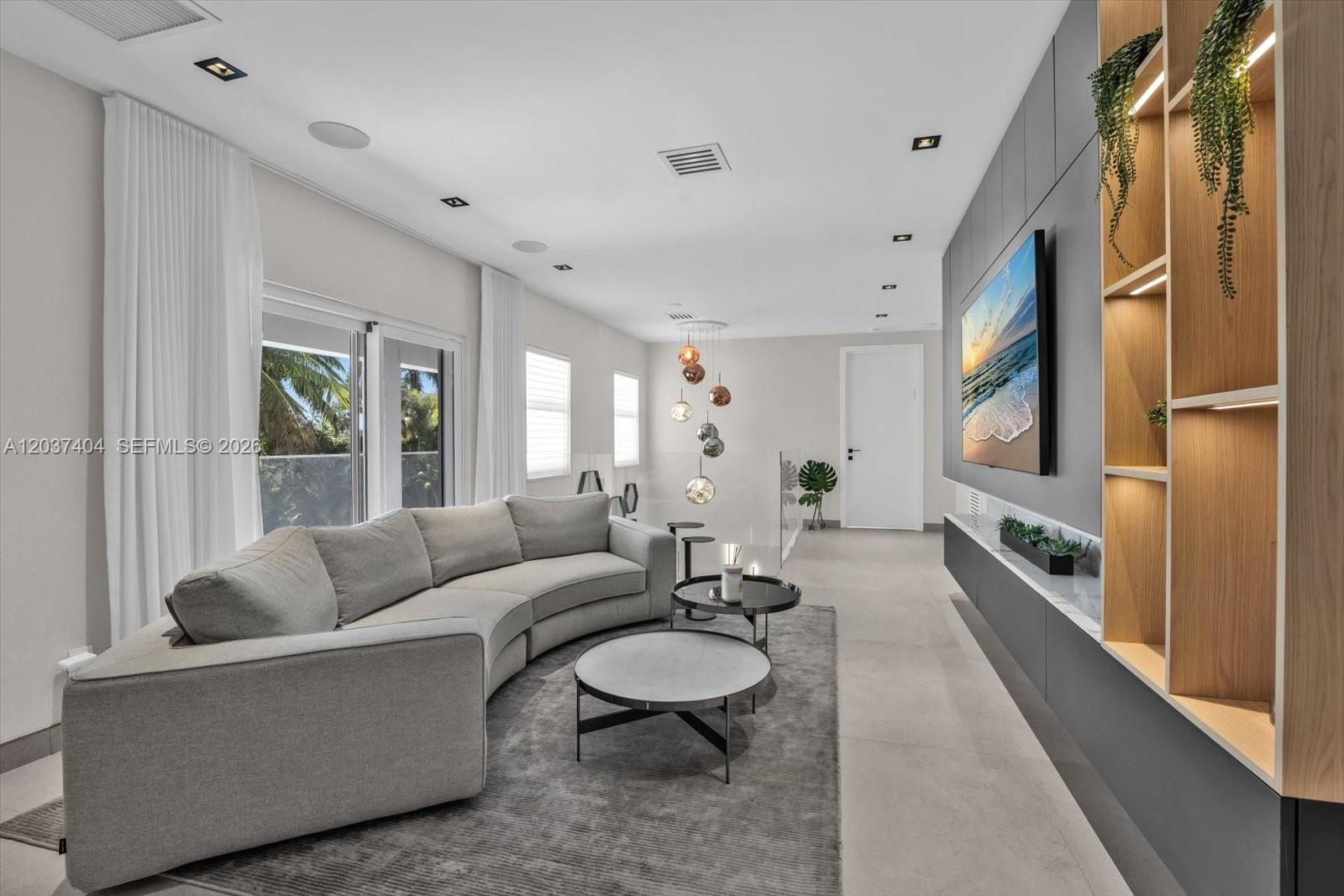 431 Layne Blvd
