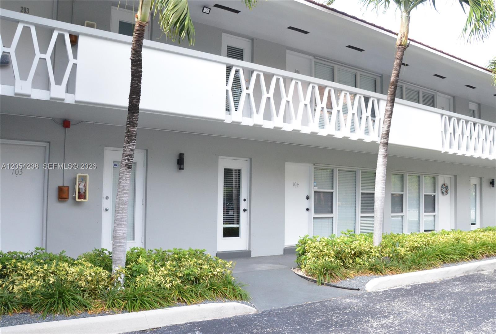 35 Edgewater Dr # 104