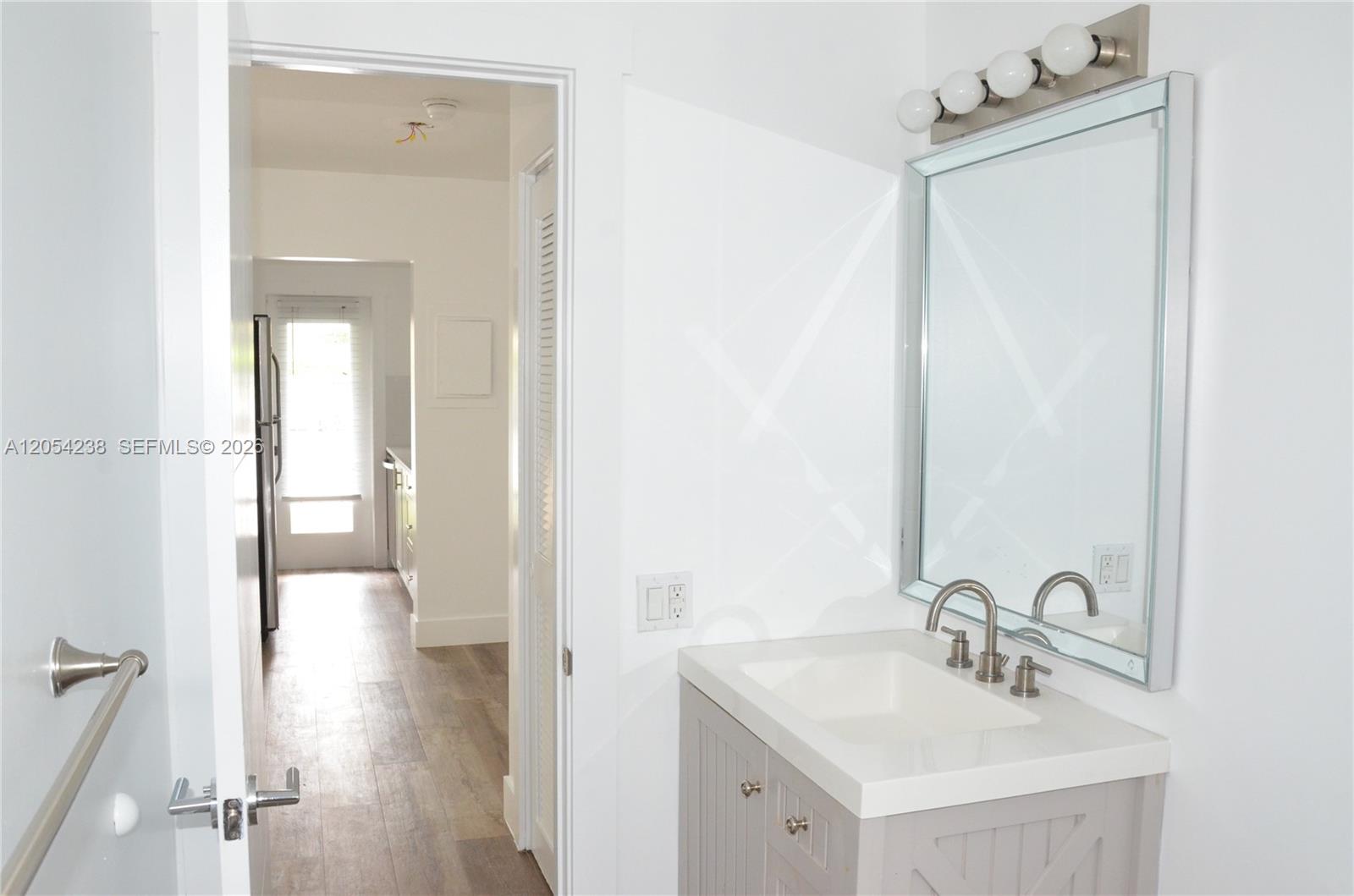 35 Edgewater Dr # 104