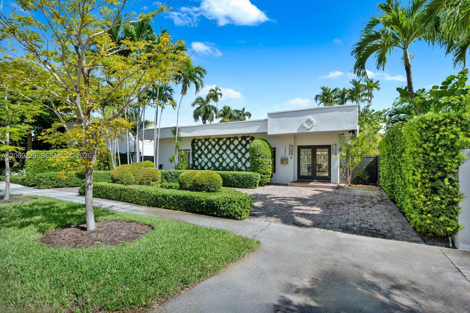 1777 Daytonia Rd