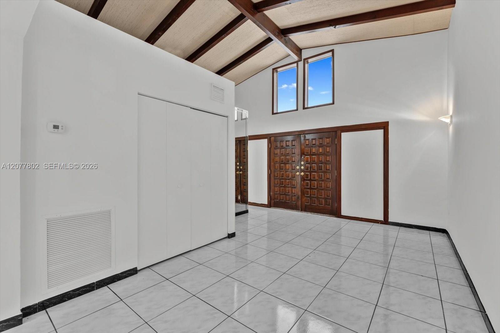 4560 Prairie Ave