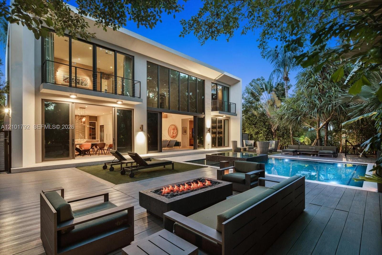 4322 Nautilus Dr