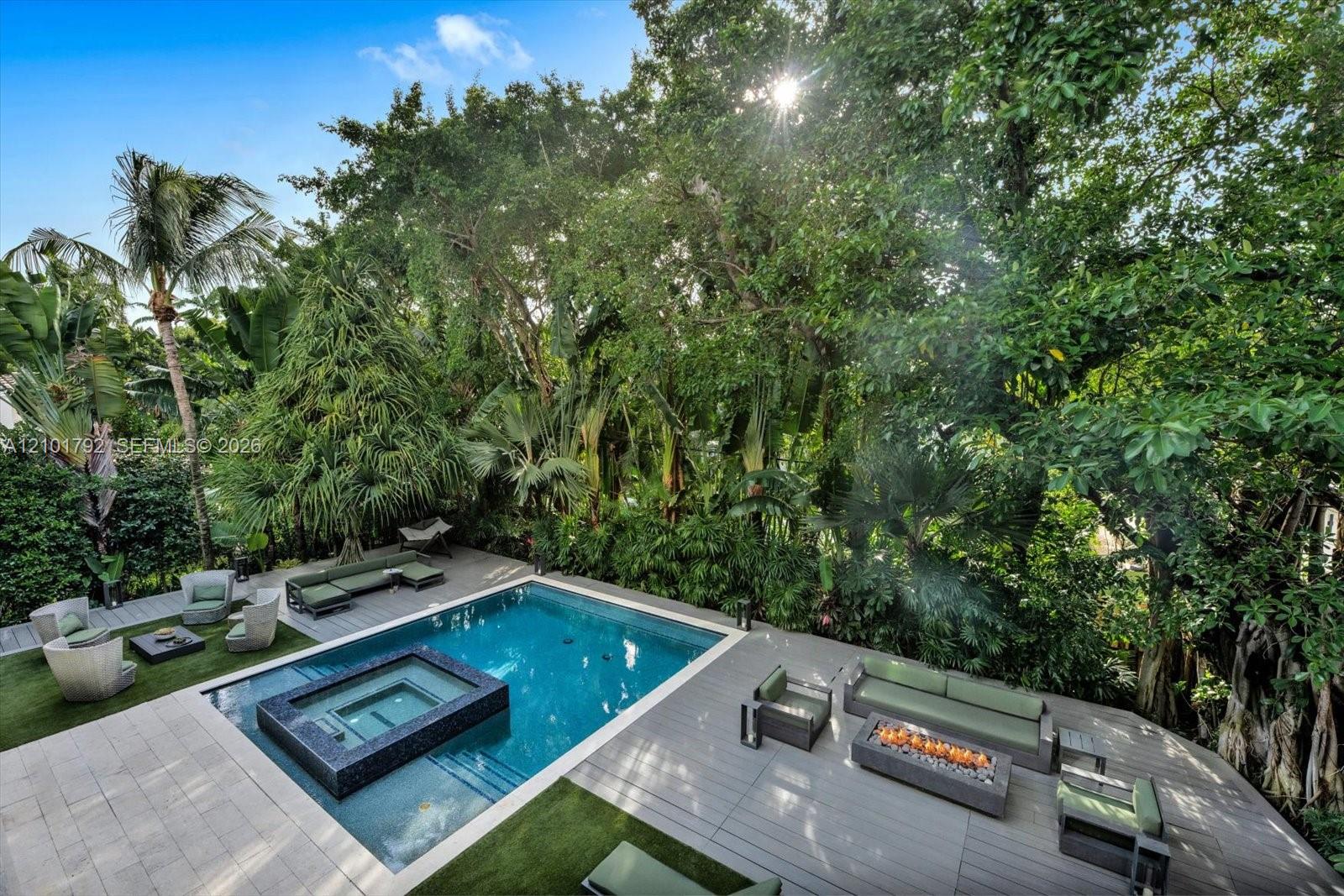 4322 Nautilus Dr