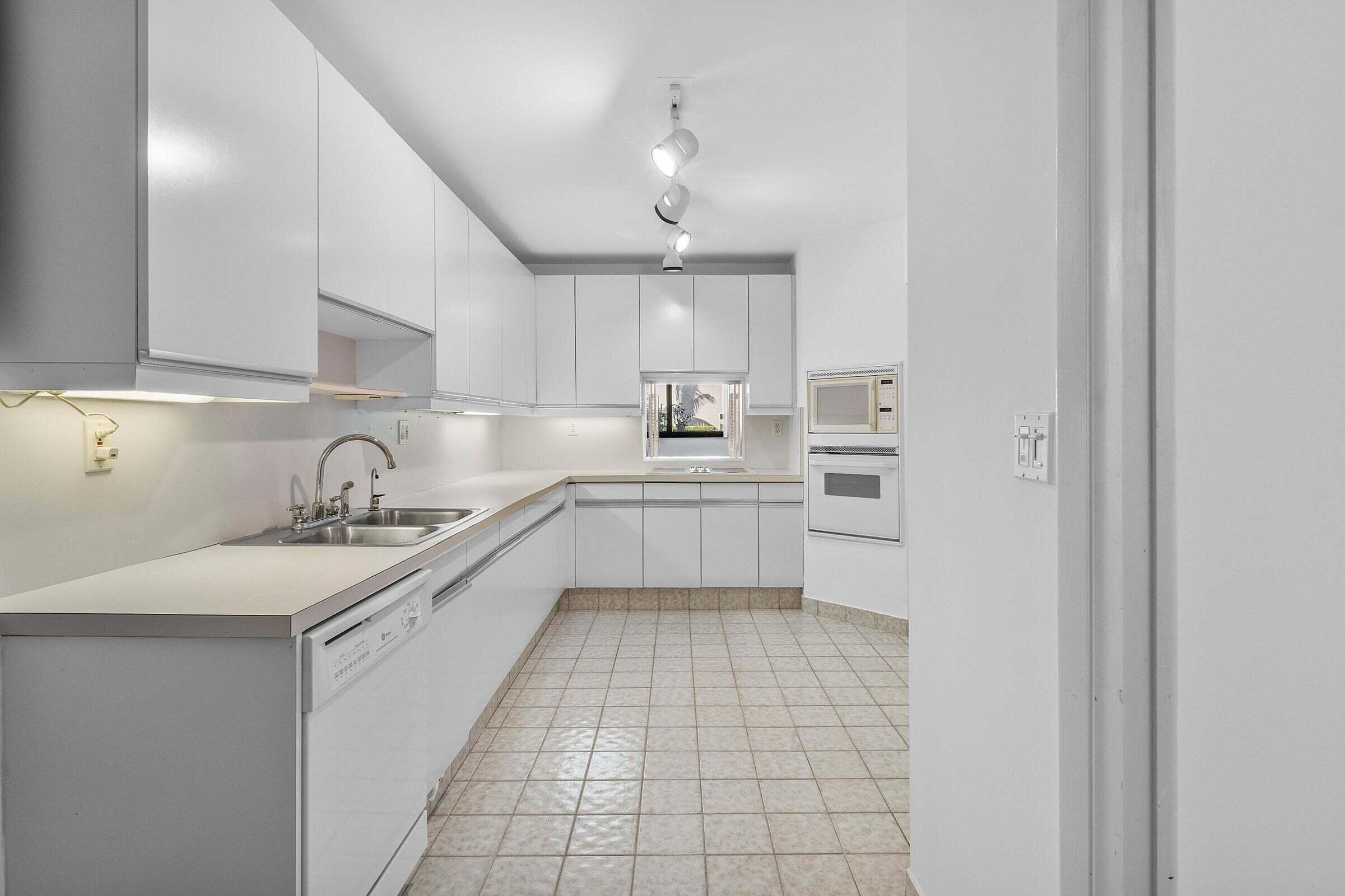 6711 N Ocean Boulevard 13