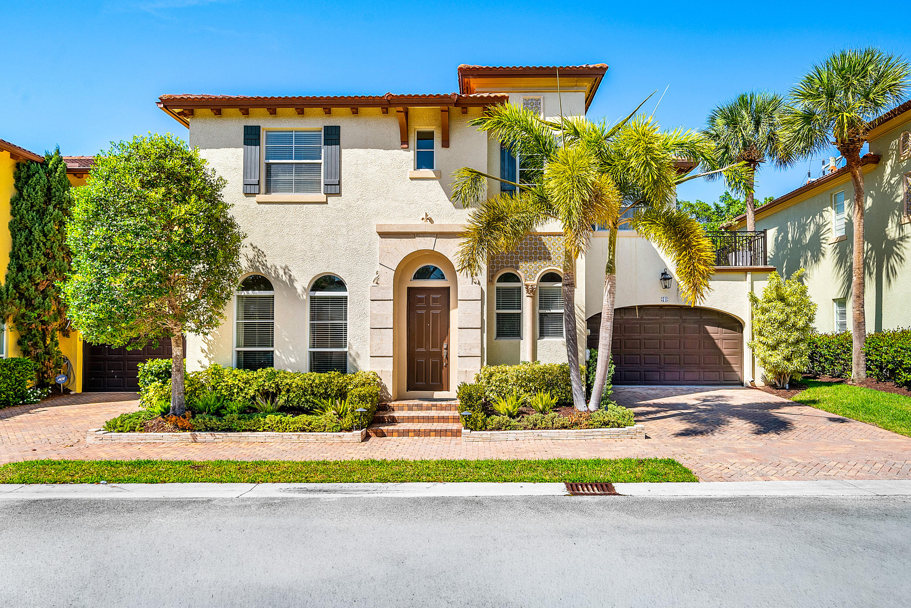 71 Via Poinciana Lane