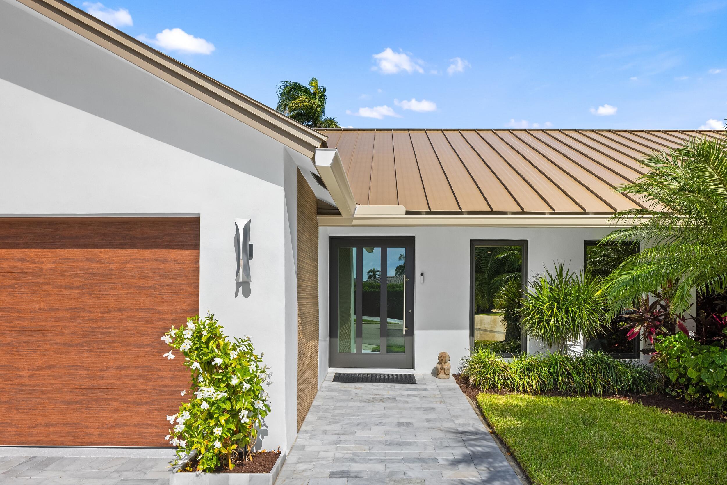 843 NE Mulberry Drive