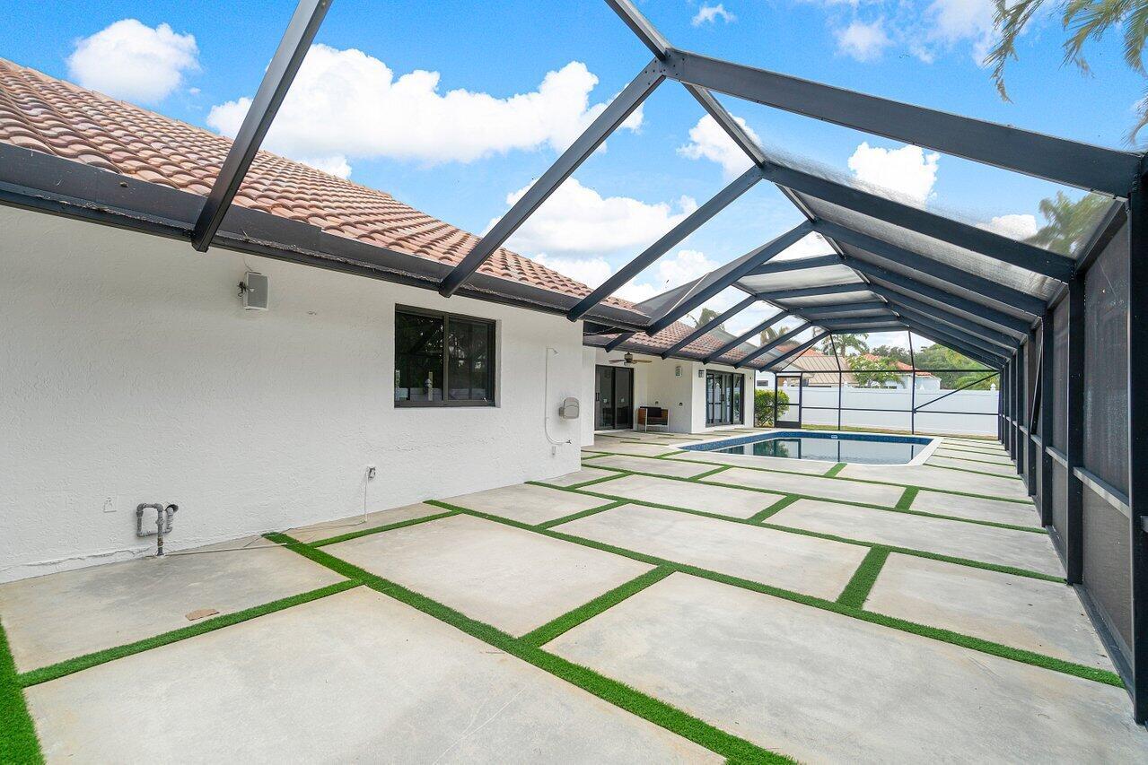 845 NE Mulberry Drive