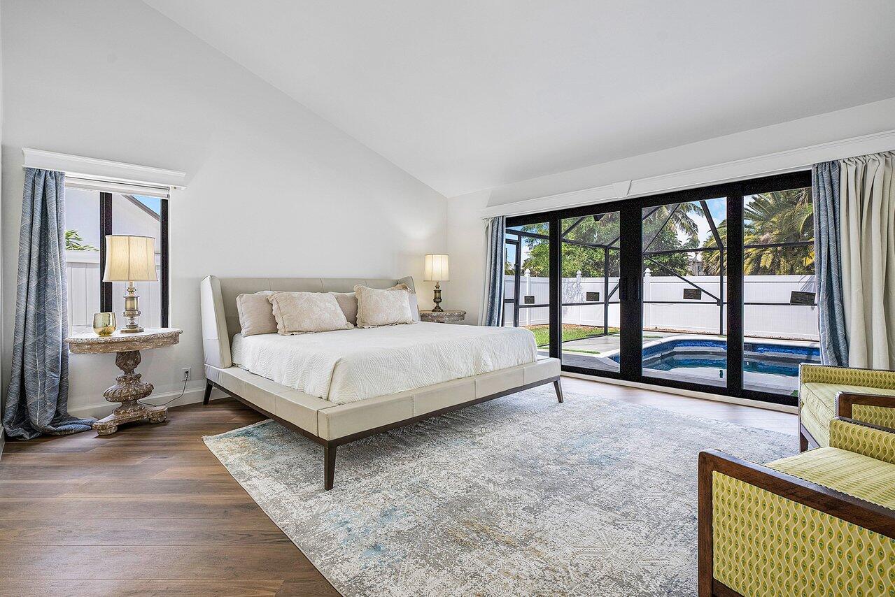 845 NE Mulberry Drive