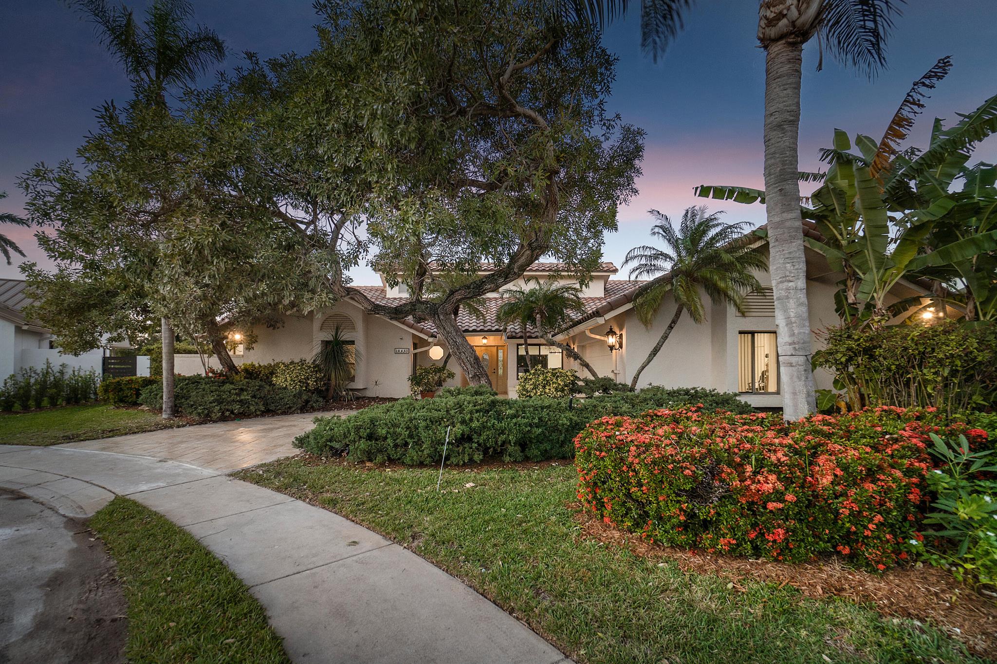 845 NE Mulberry Drive