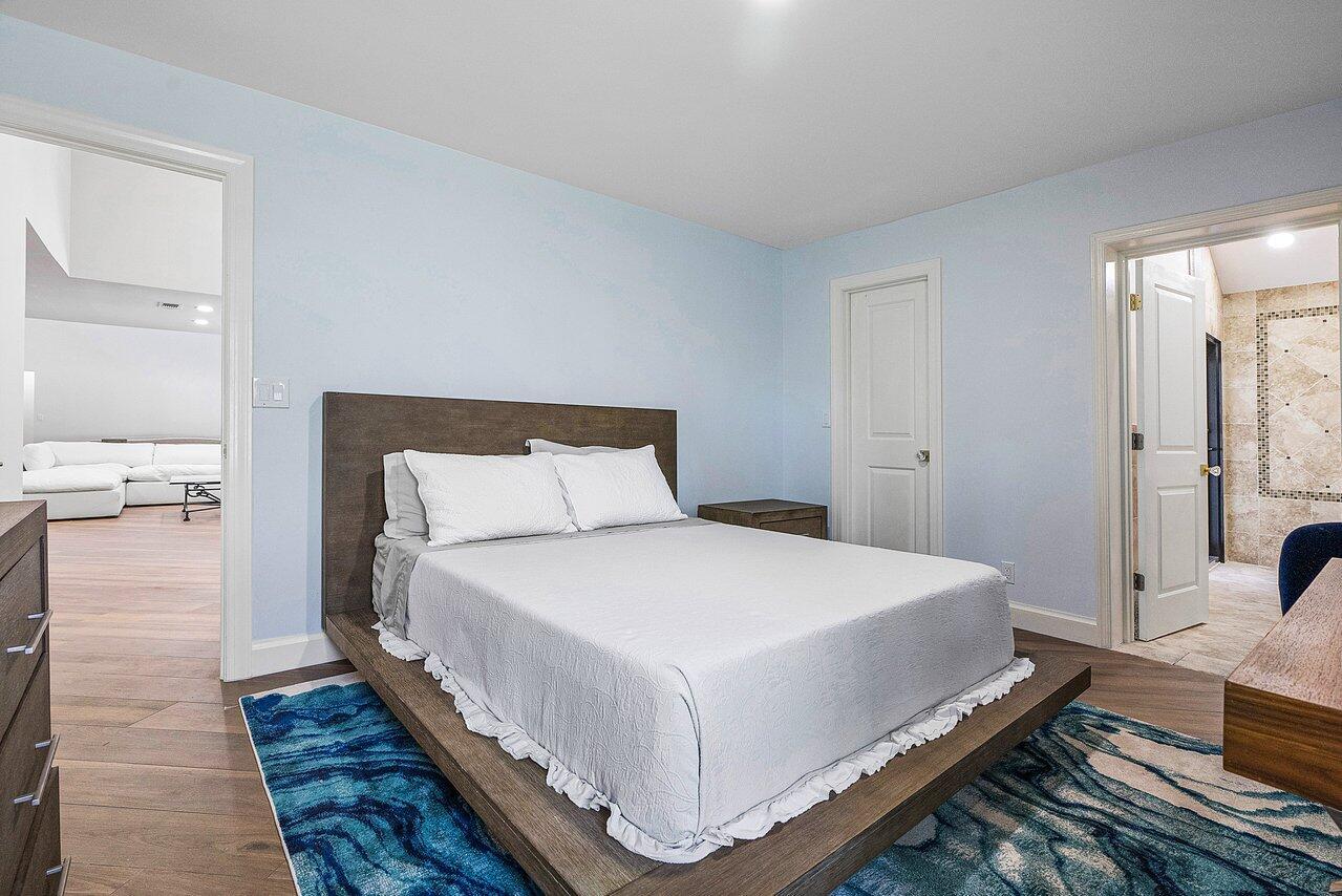 845 NE Mulberry Drive