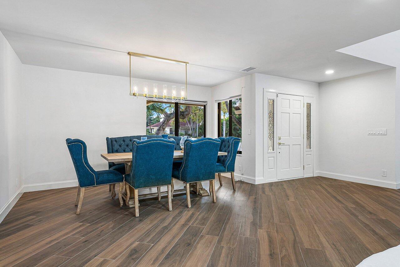 845 NE Mulberry Drive