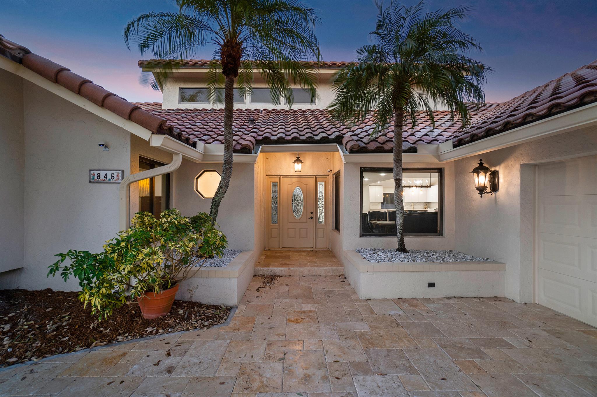 845 NE Mulberry Drive