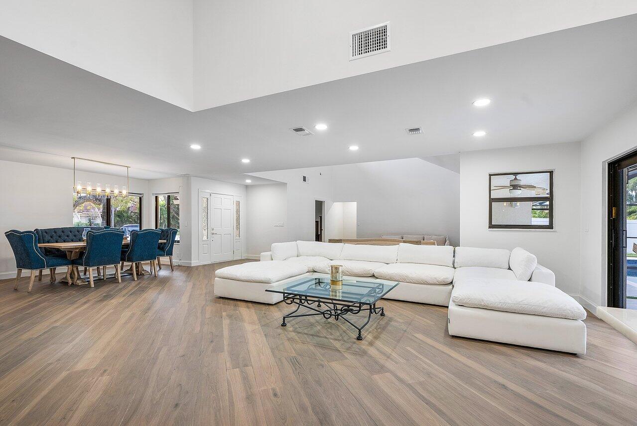 845 NE Mulberry Drive