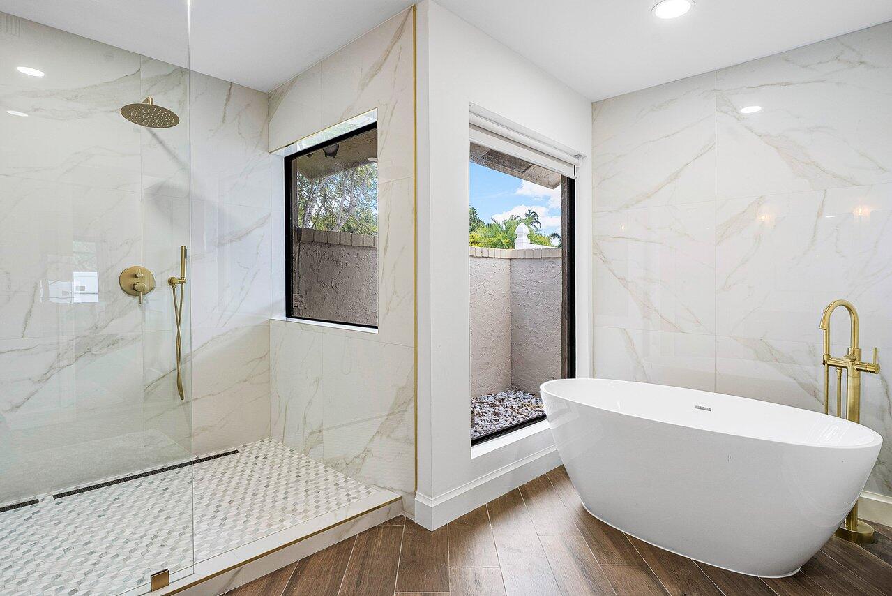 845 NE Mulberry Drive