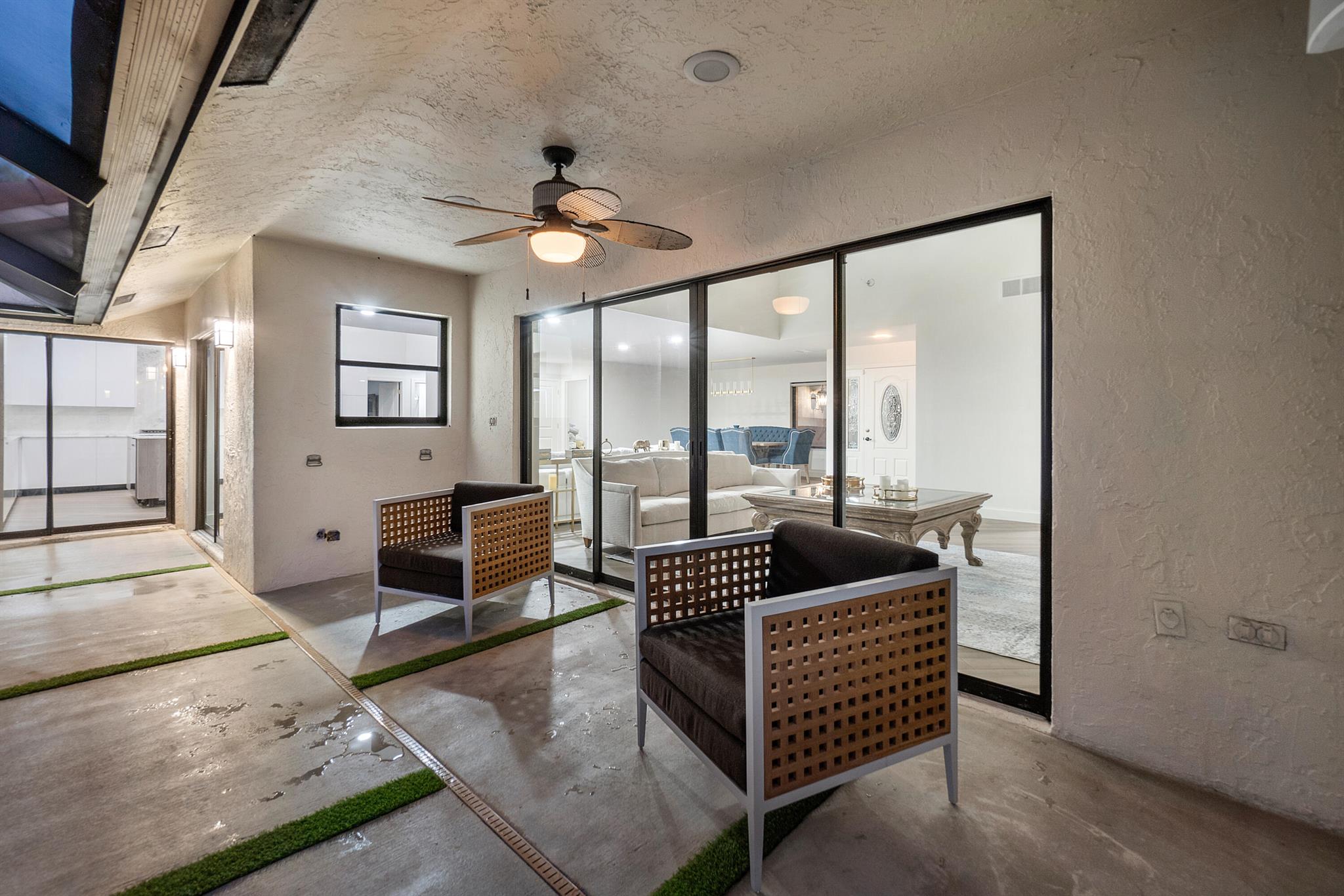 845 NE Mulberry Drive