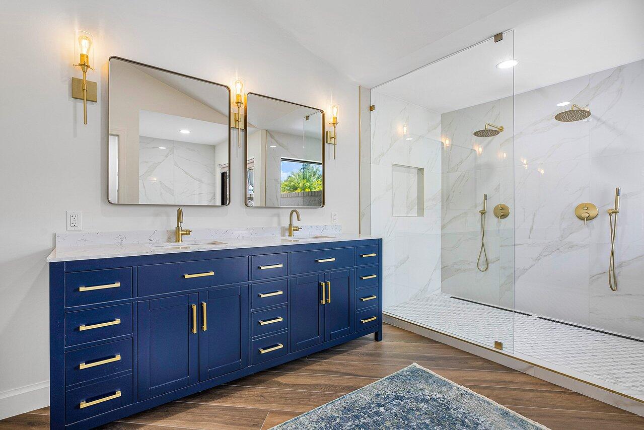 845 NE Mulberry Drive