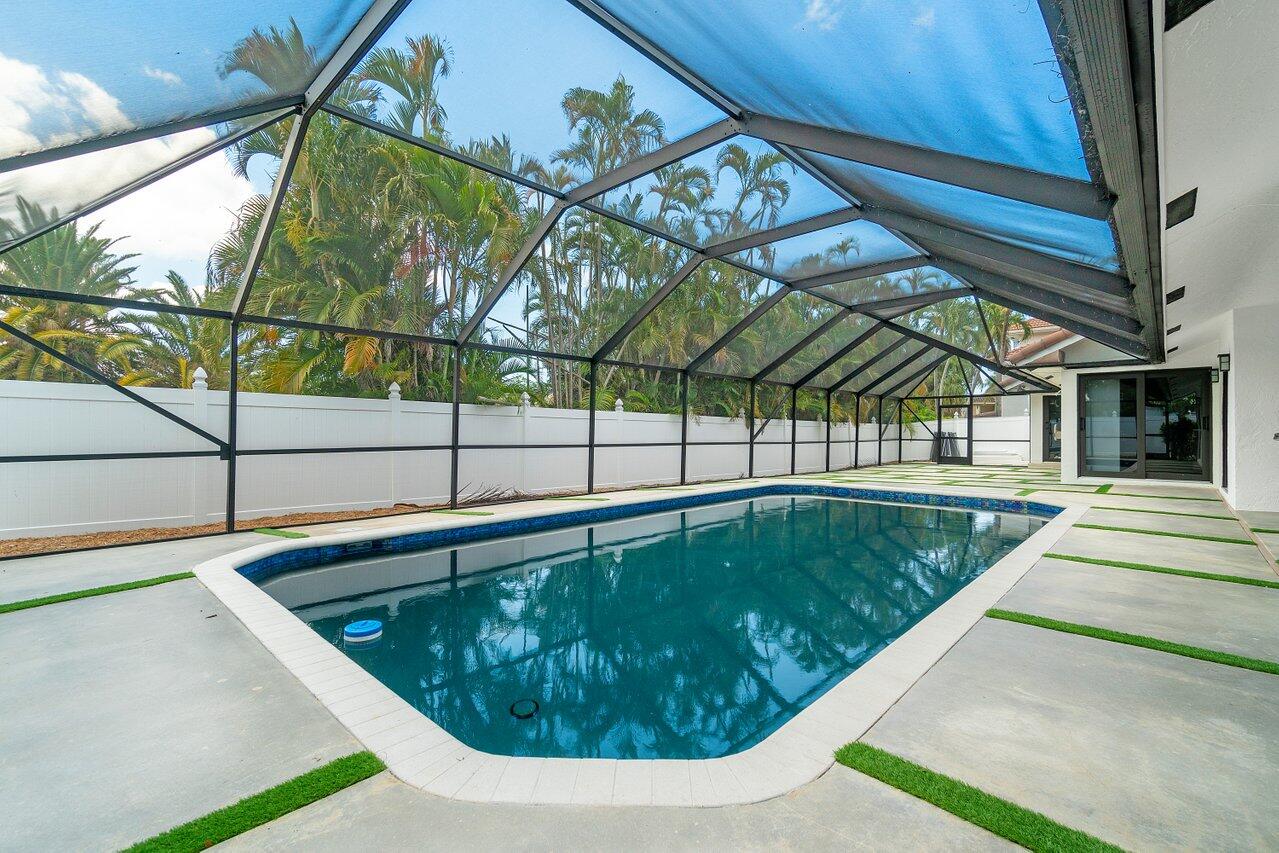 845 NE Mulberry Drive