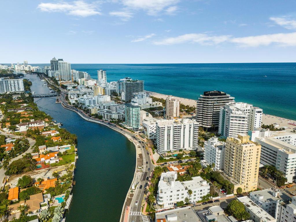 3200 Collins Avenue Unit: 2-1