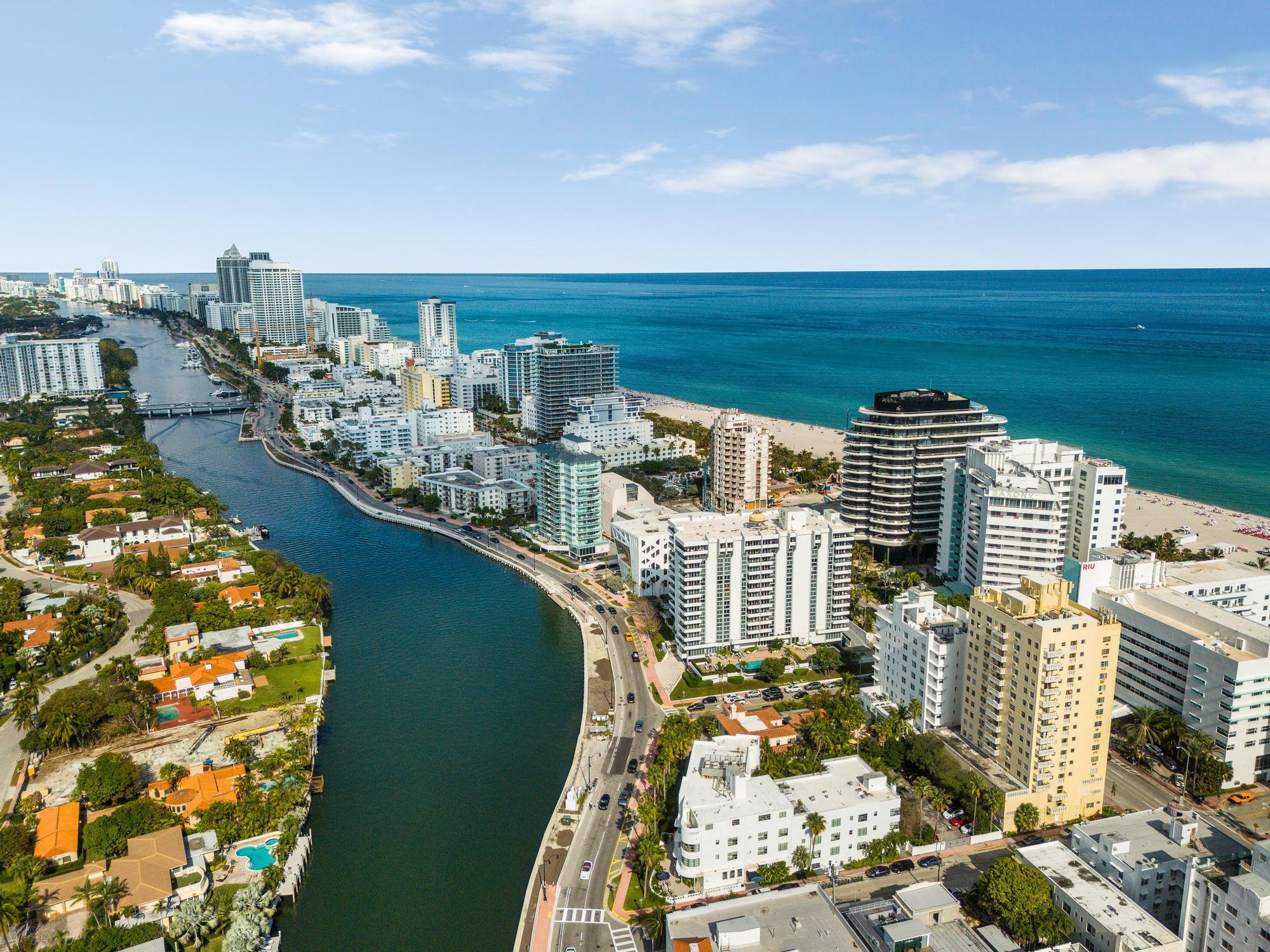 3200 Collins Avenue Unit: 2-1