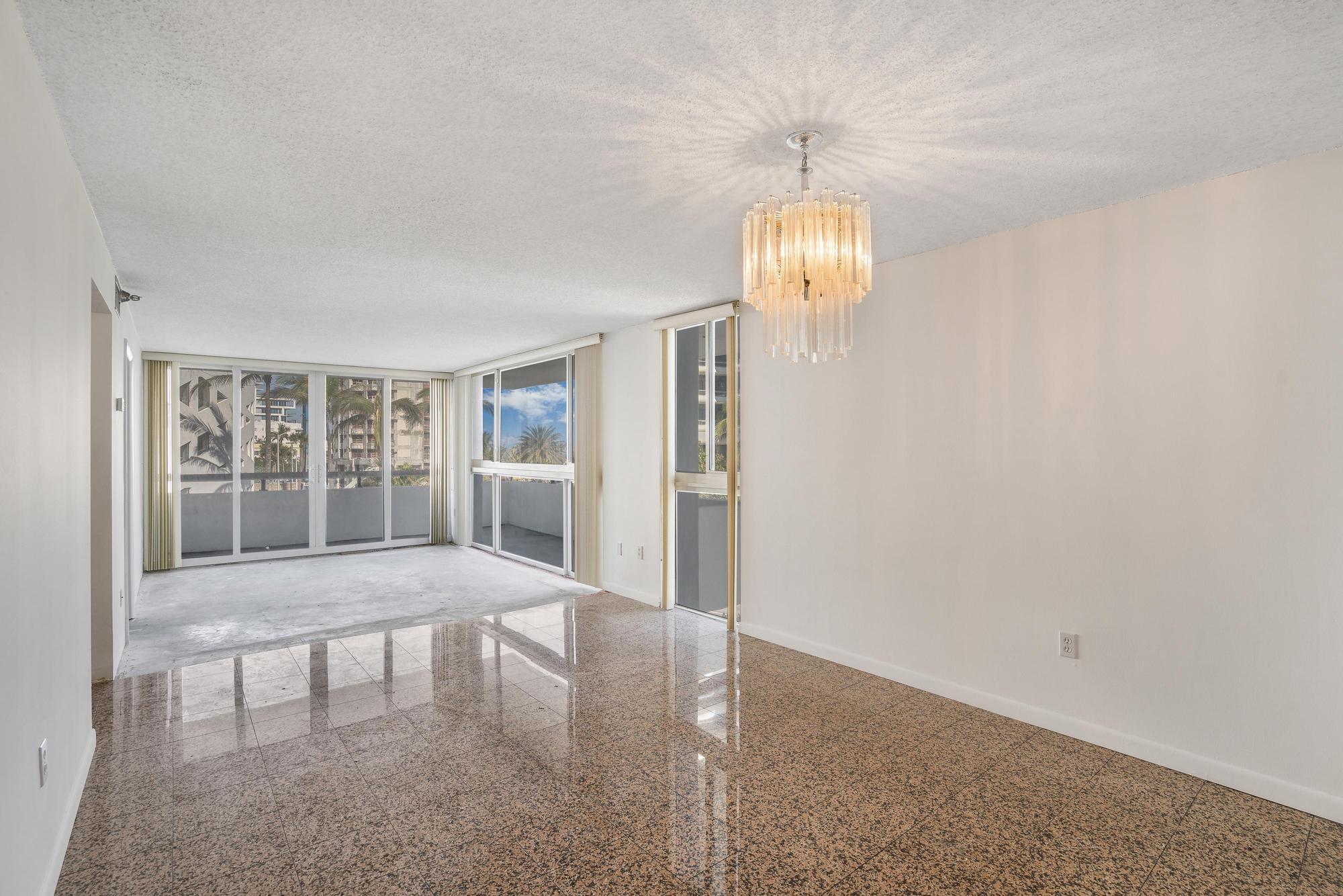 3200 Collins Avenue Unit: 2-1