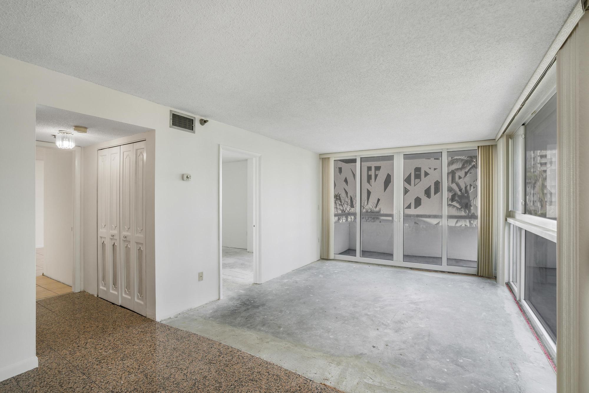 3200 Collins Avenue Unit: 2-1