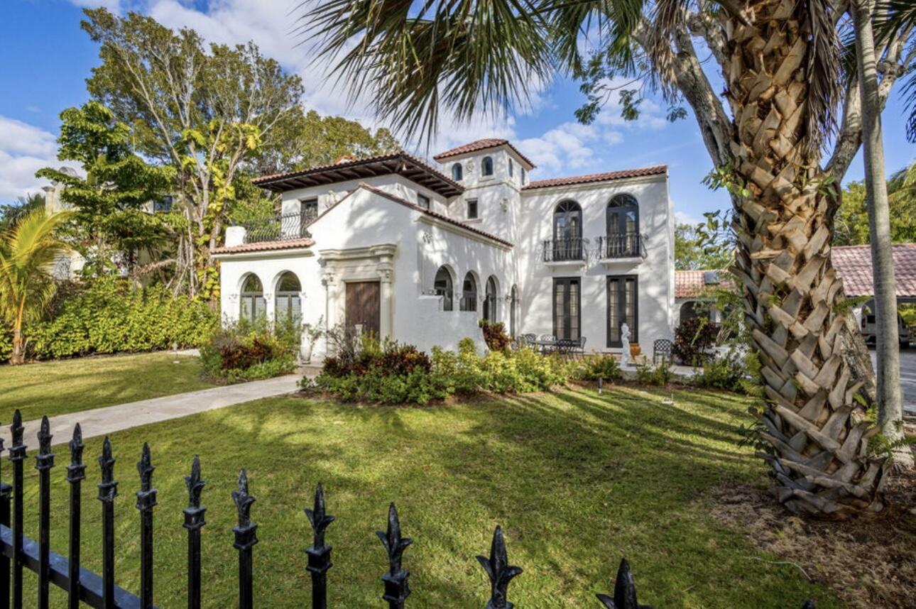 50 Coconut Lane