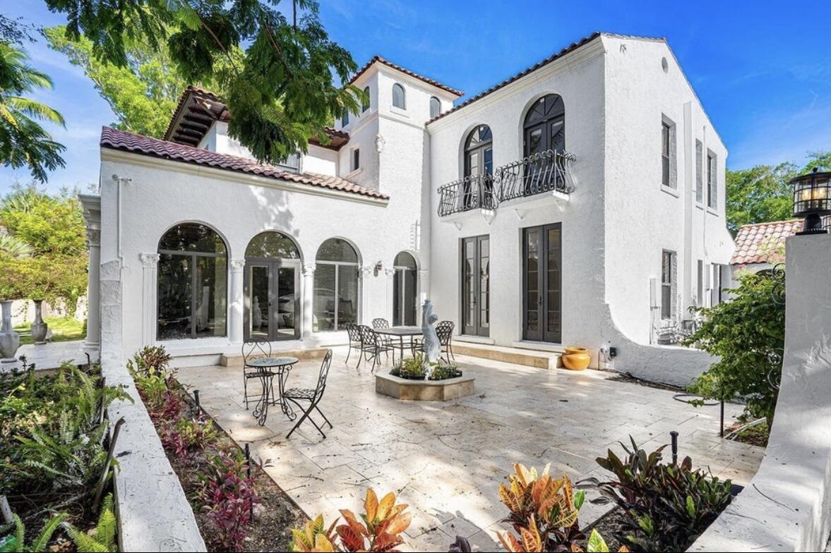 50 Coconut Lane