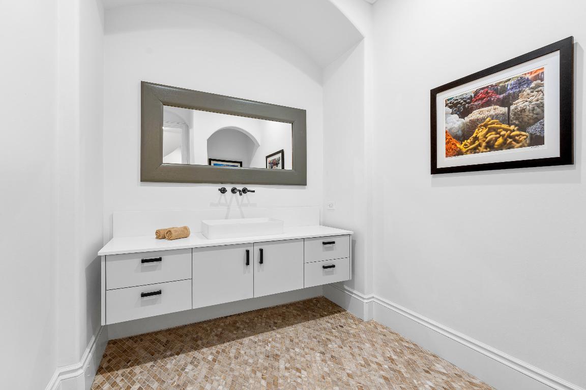 155 SE Spanish Trail