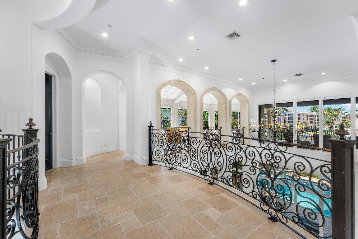 155 SE Spanish Trail