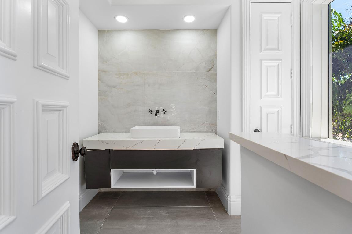 155 SE Spanish Trail