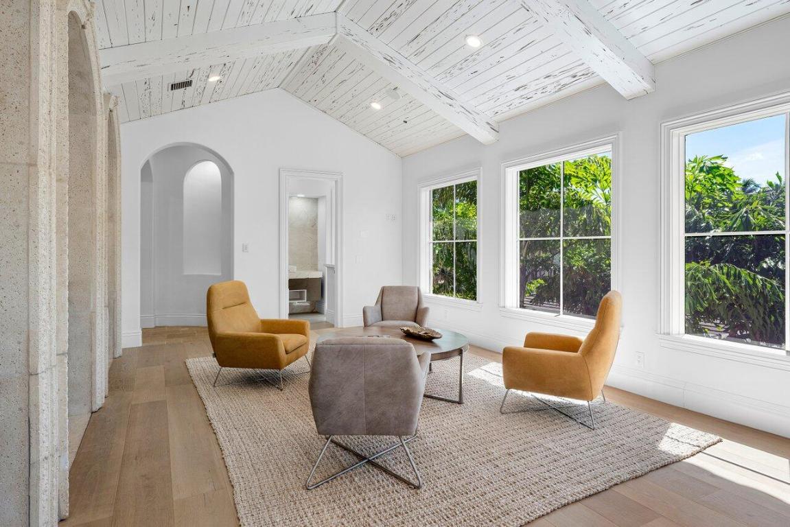 155 SE Spanish Trail