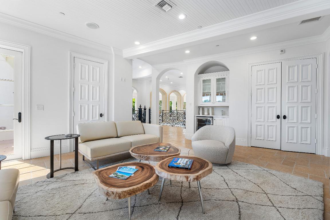 155 SE Spanish Trail