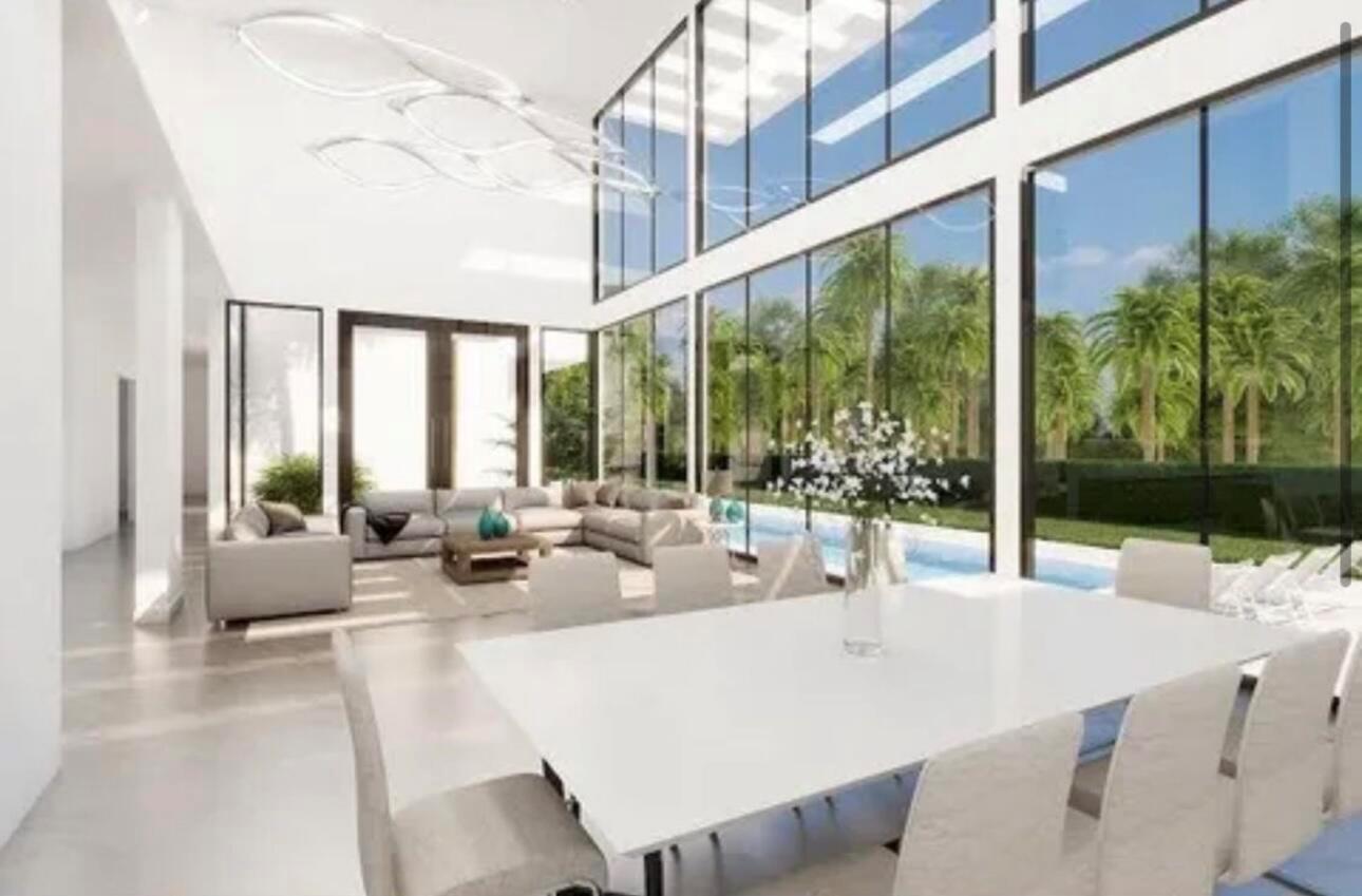 800 / 810 Fern Drive