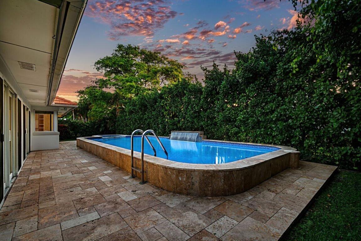 961 S Atlantic Drive