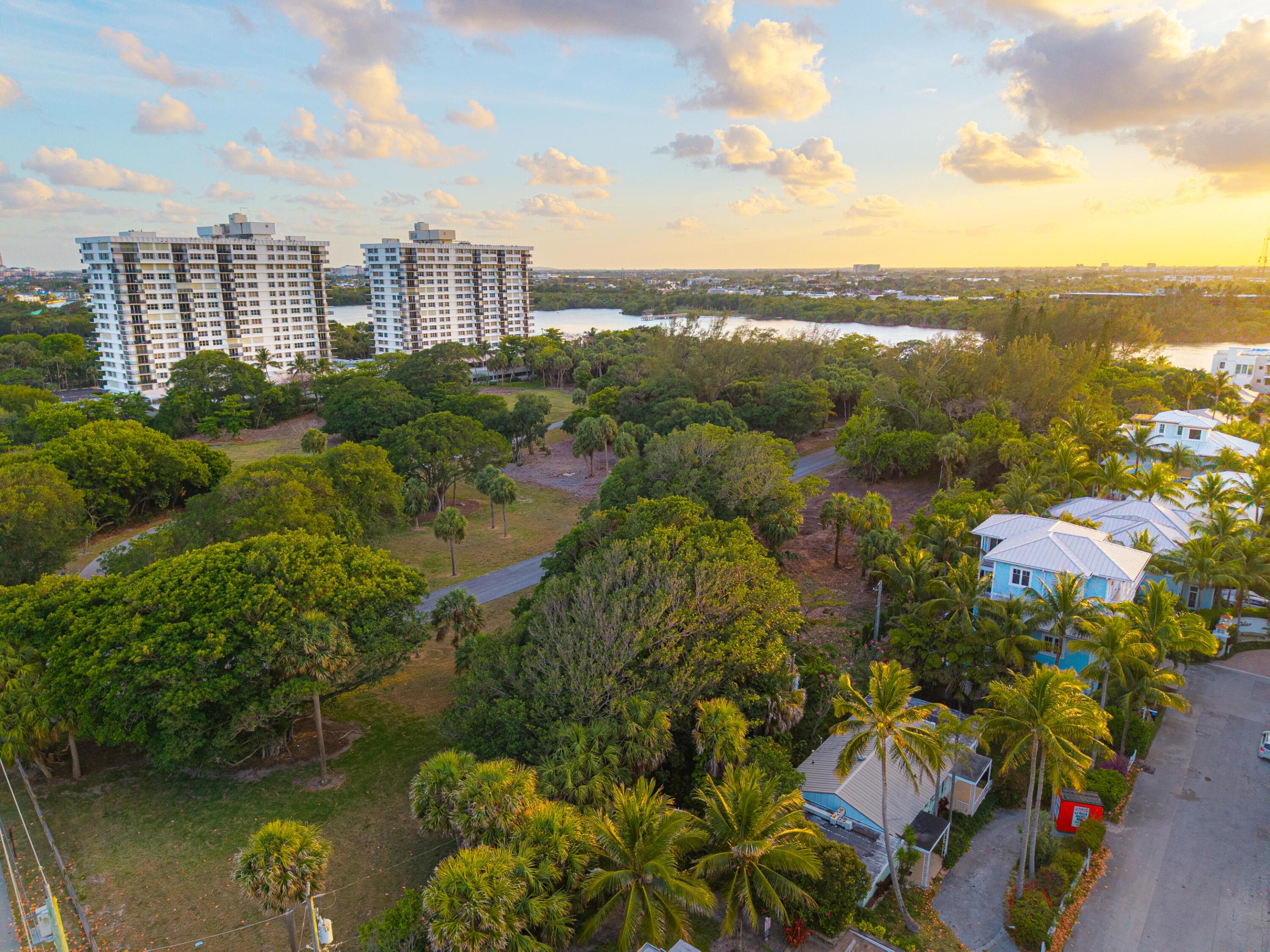 980 Lago Mar Lane