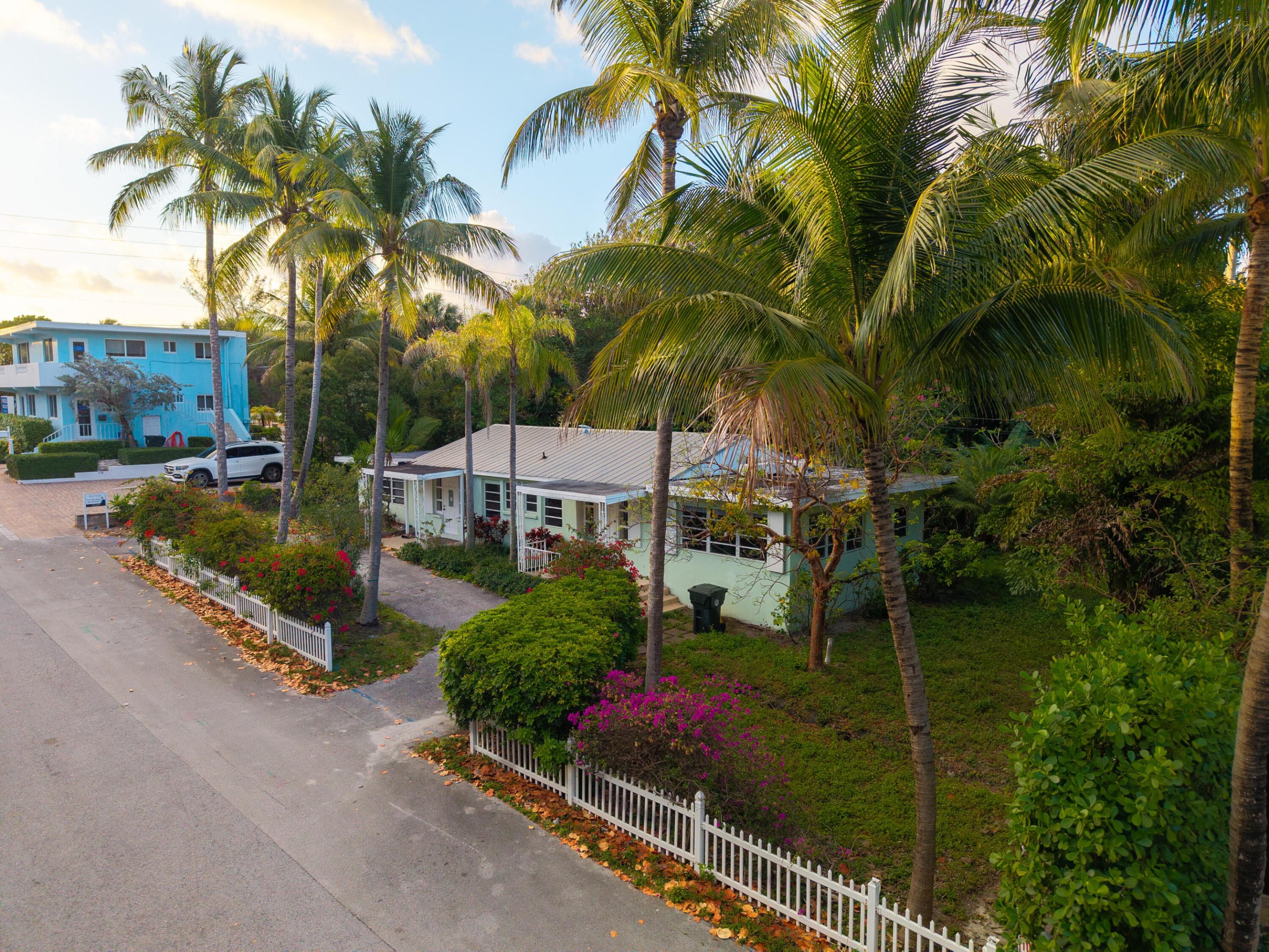 980 Lago Mar Lane
