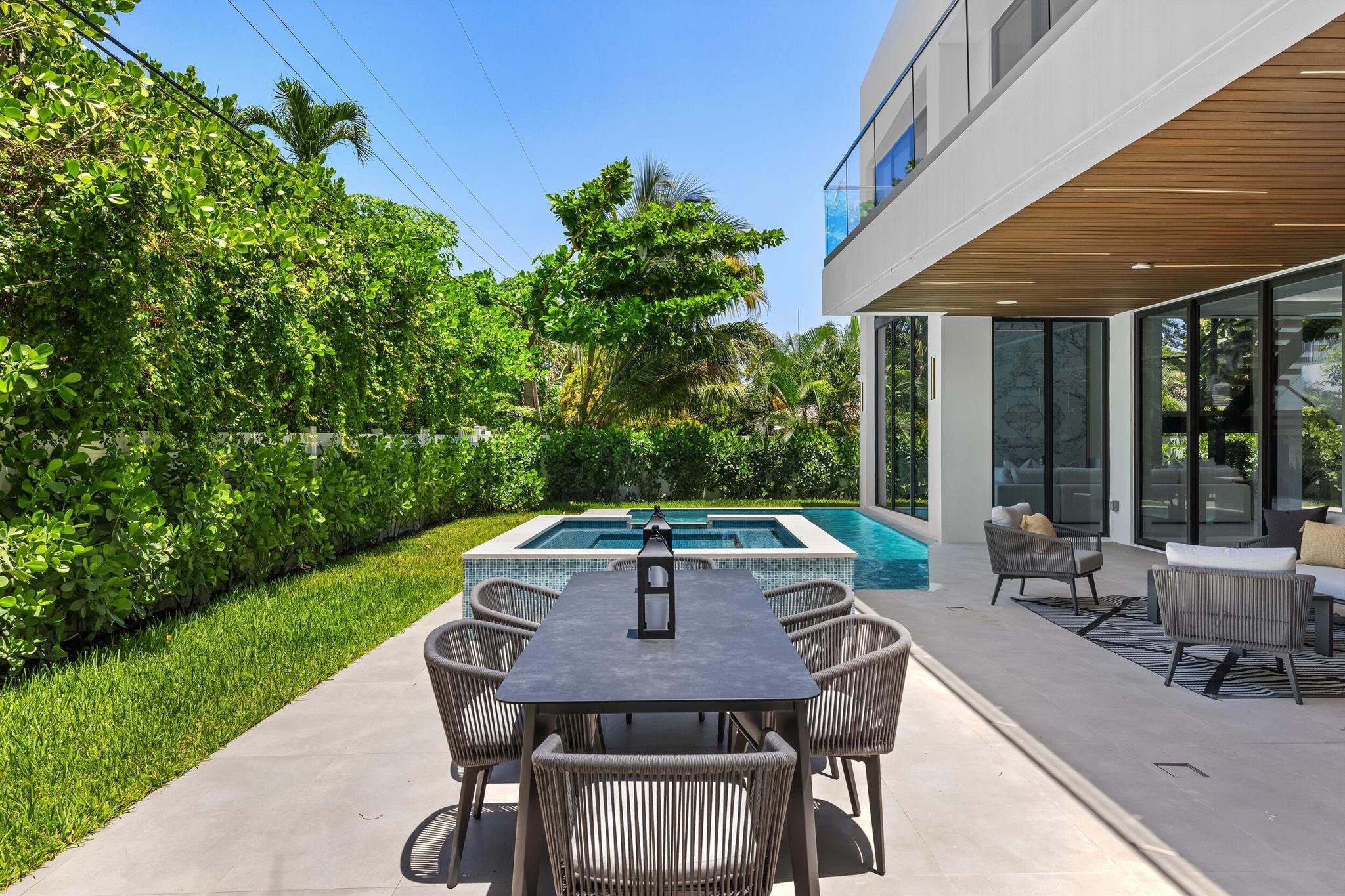 501 NE Spanish Court