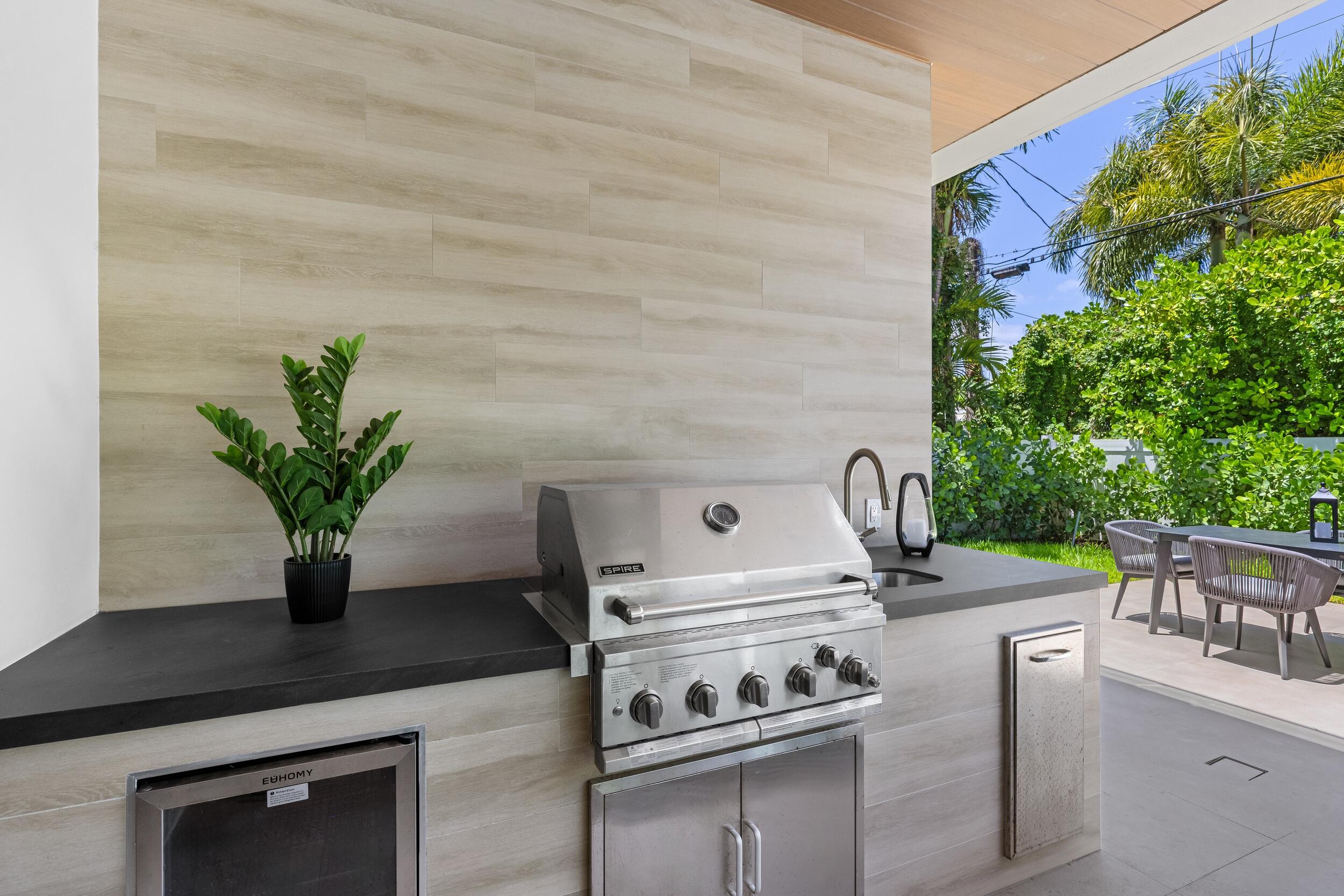 501 NE Spanish Court