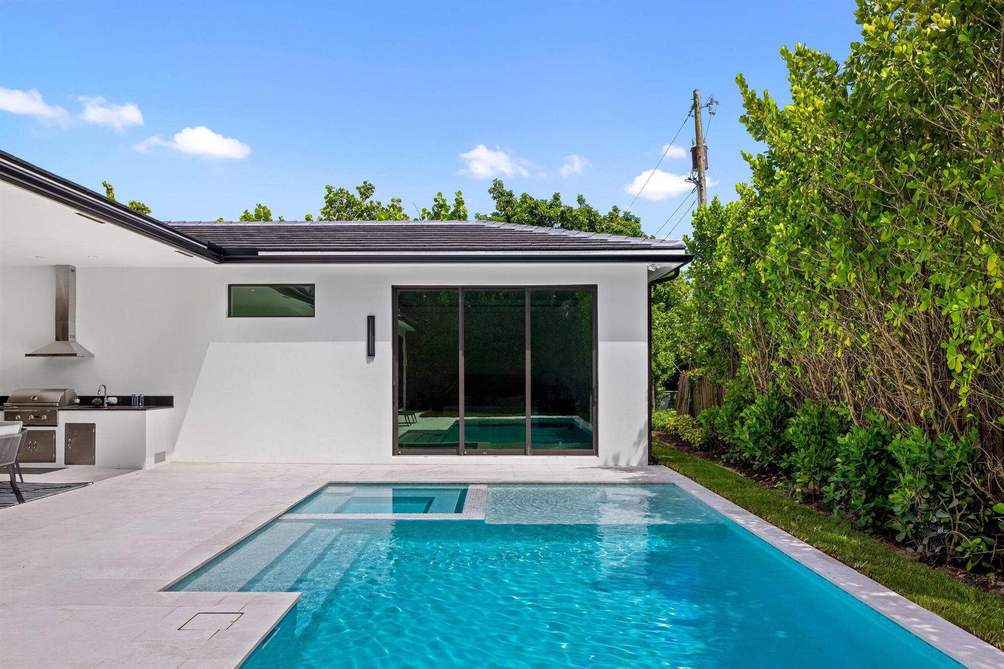 212 NW 18th Street