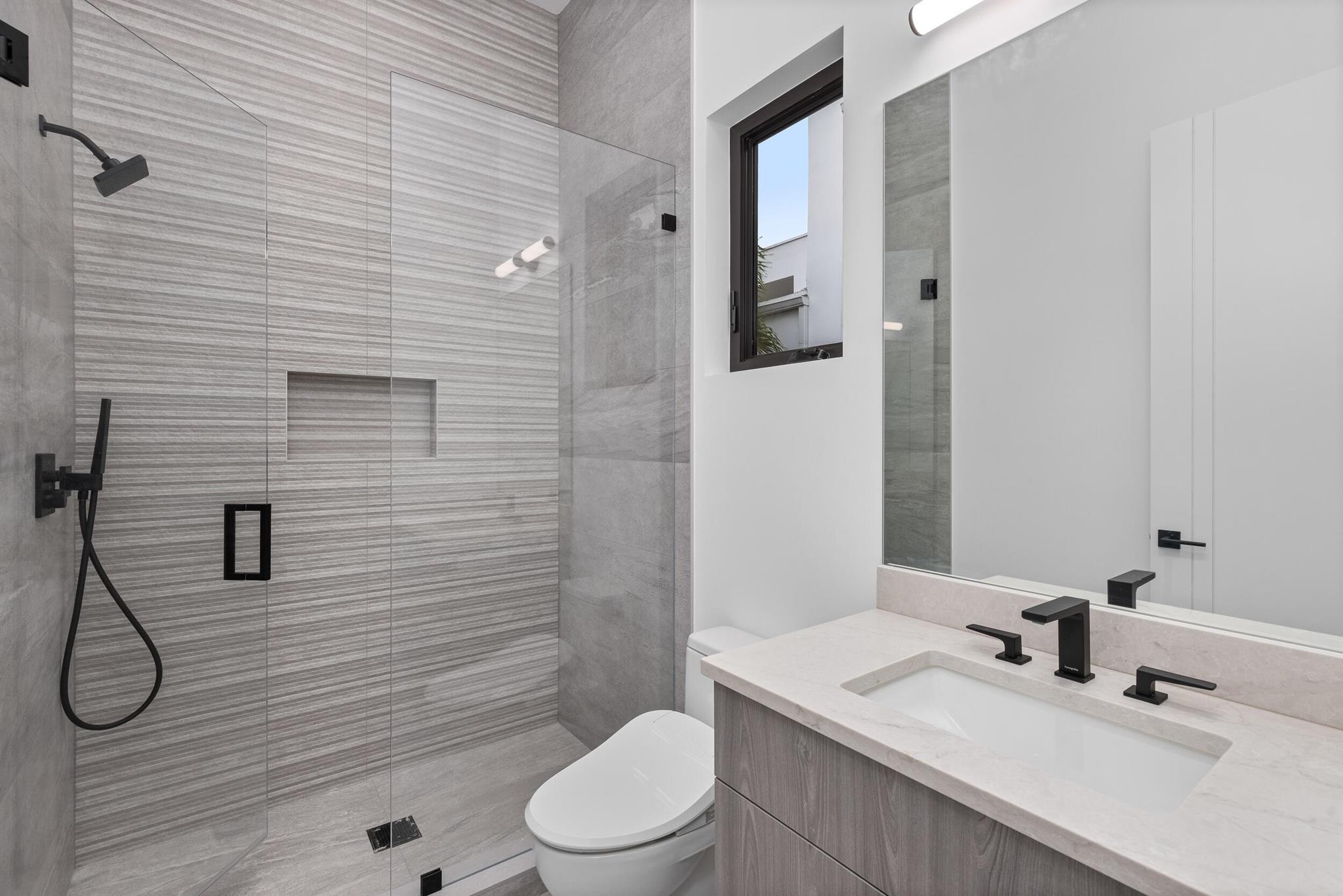212 NW 18th Street