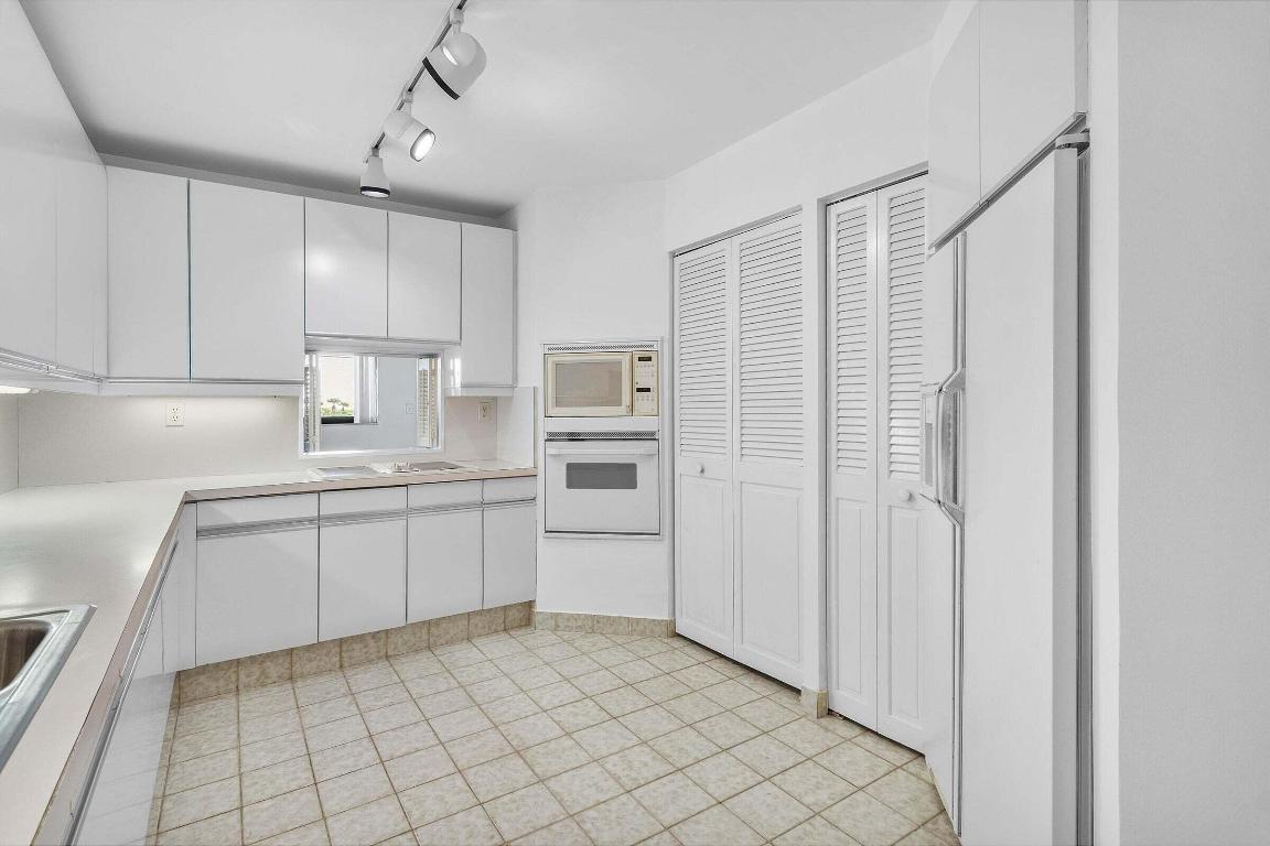 6711 N Ocean Boulevard 13