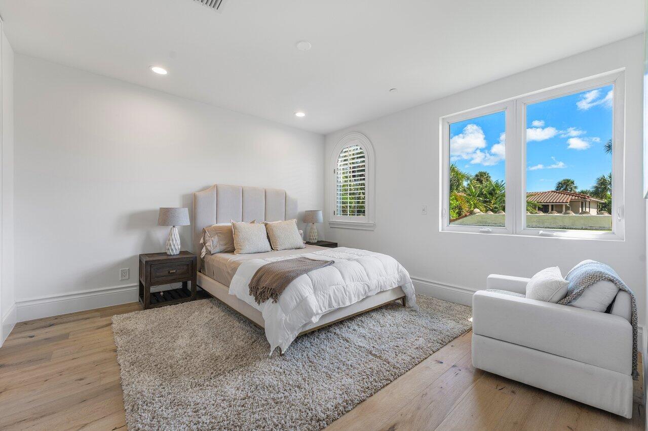 155 SE Spanish Trail