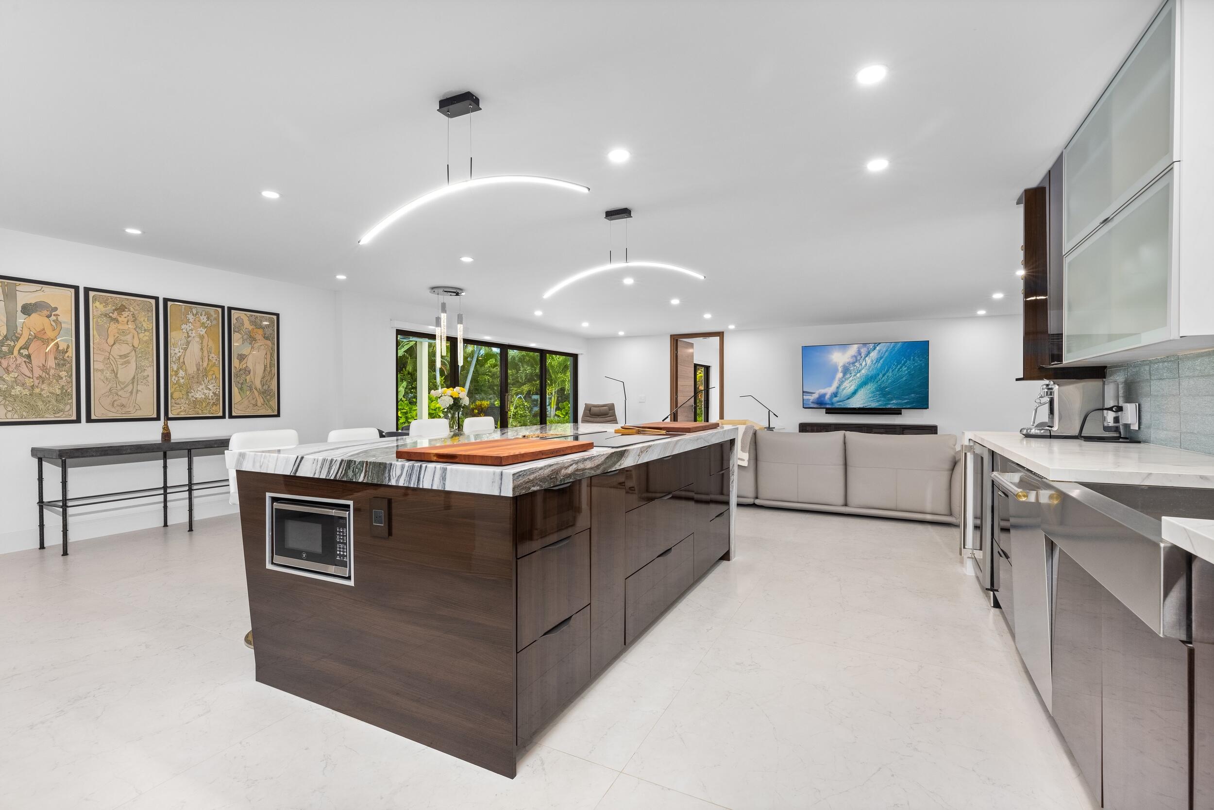 843 NE Mulberry Drive