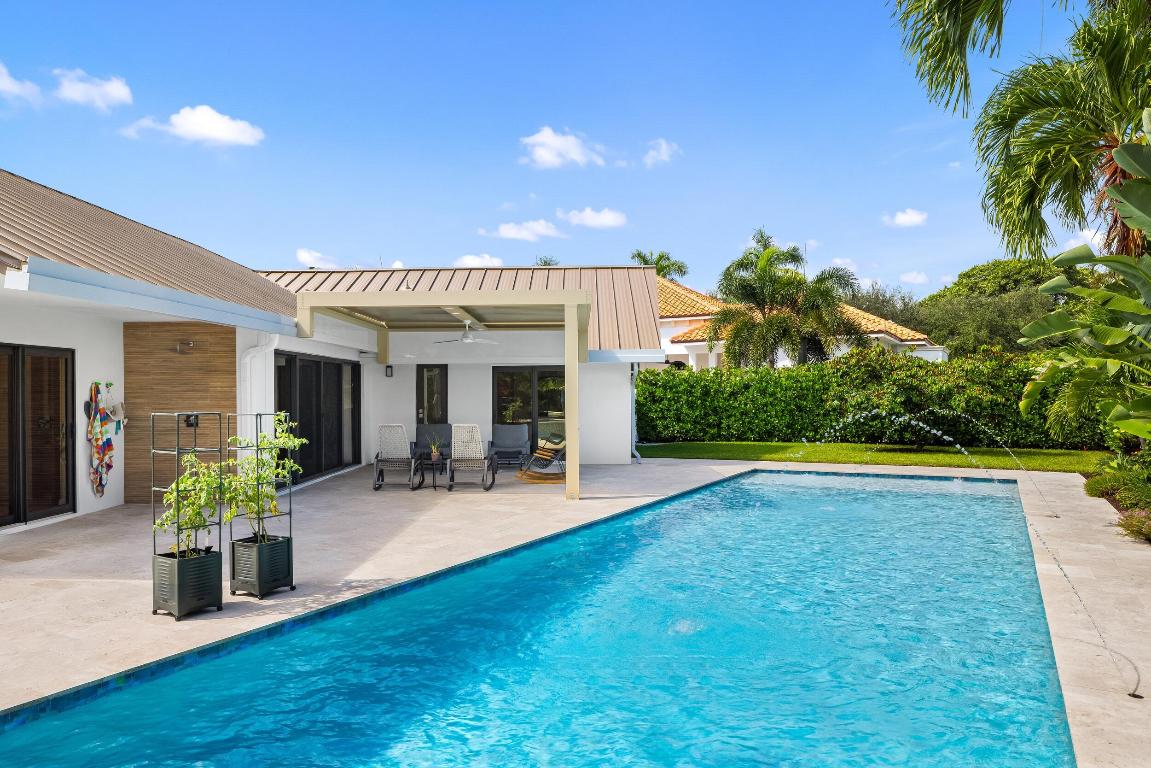 843 NE Mulberry Drive