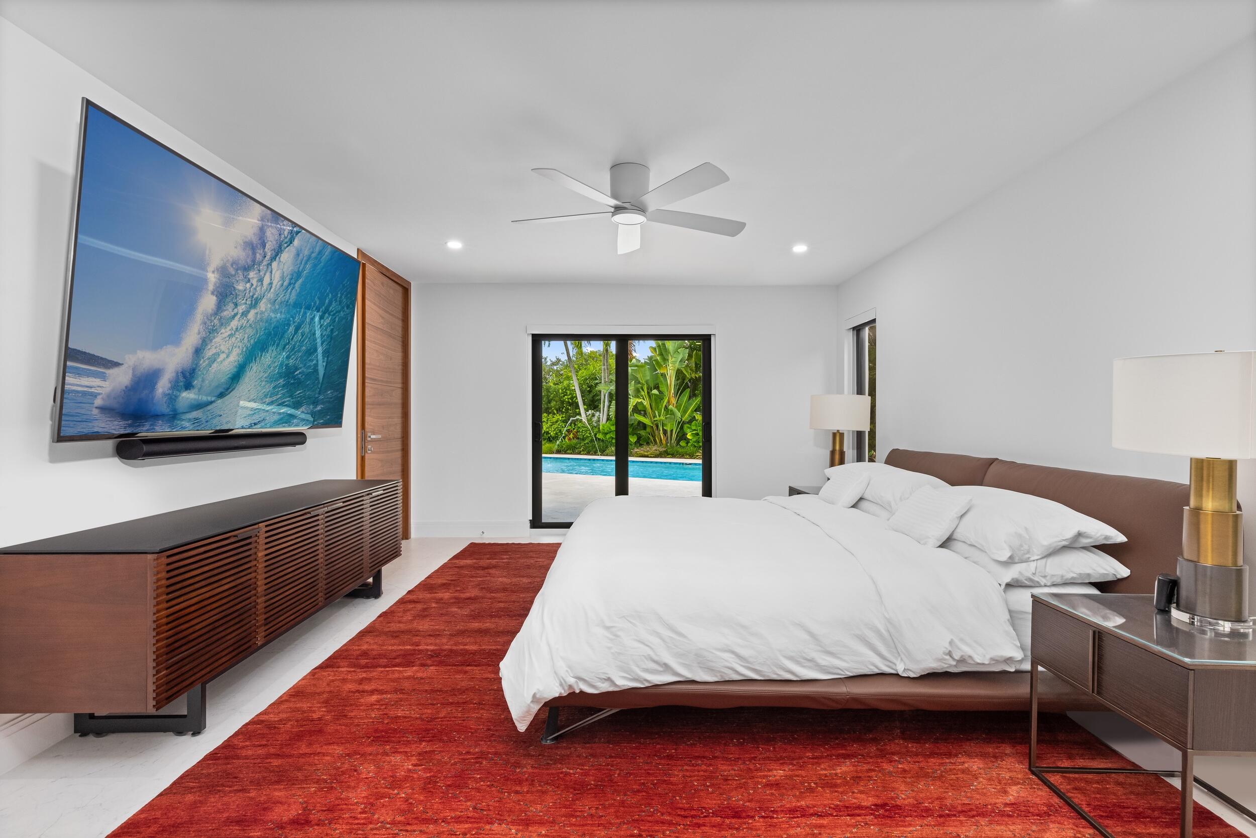 843 NE Mulberry Drive