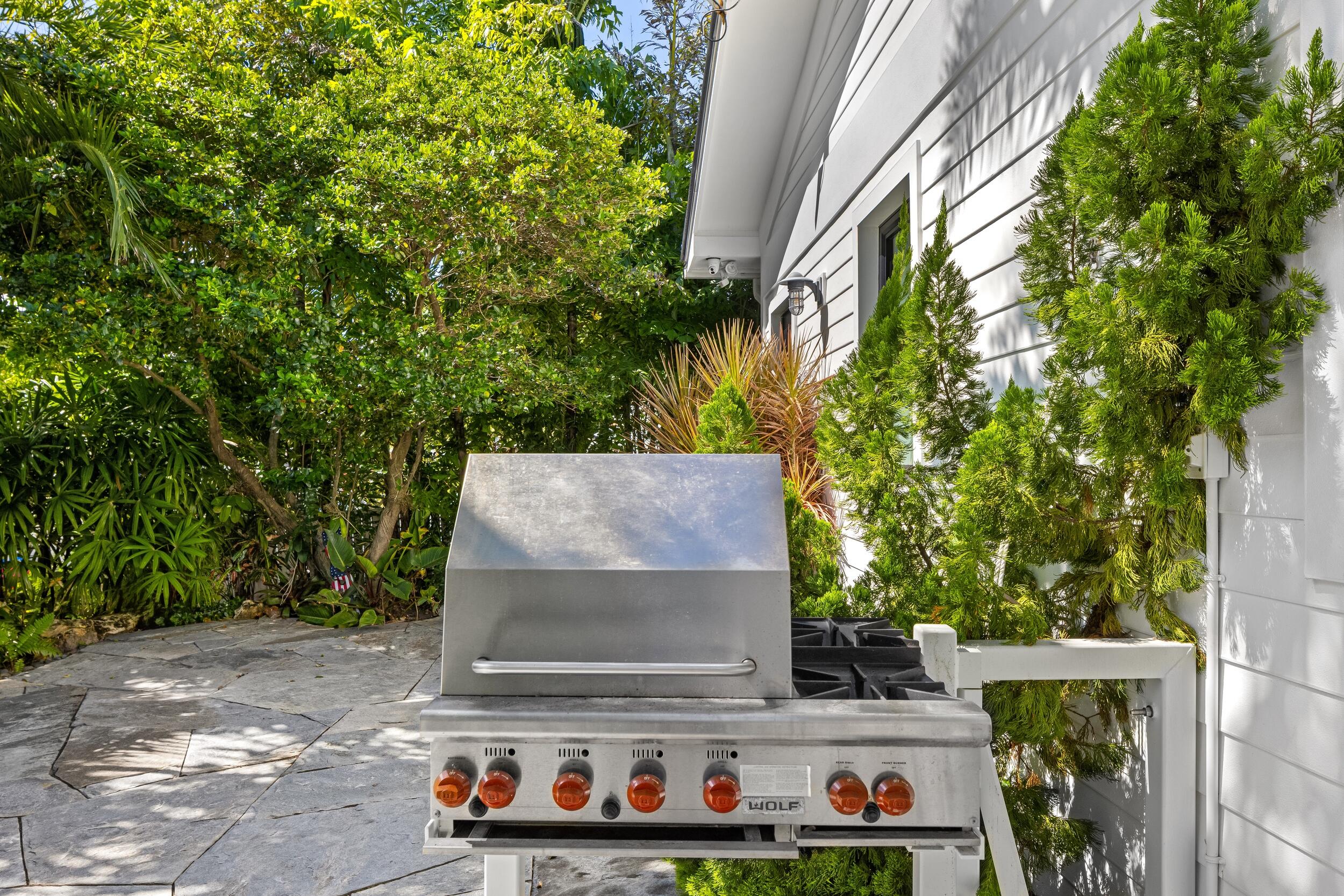 940 Greenbriar Drive